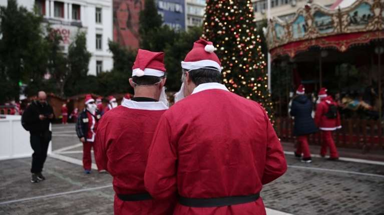 Κηφισιά: Ντύθηκαν Άγιοι Βασίληδες για τα κάλαντα και άρπαξαν χρηματοκιβώτιο - Πήραν χρήματα και κοσμήματα