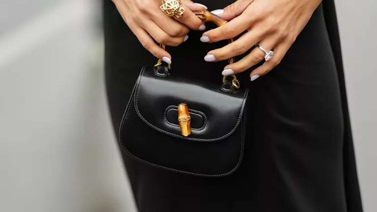 Θα πάθουν εμμονή όλες οι σικ κυρίες: Αυτό είναι το πιο elegant μανικιούρ της άνοιξης