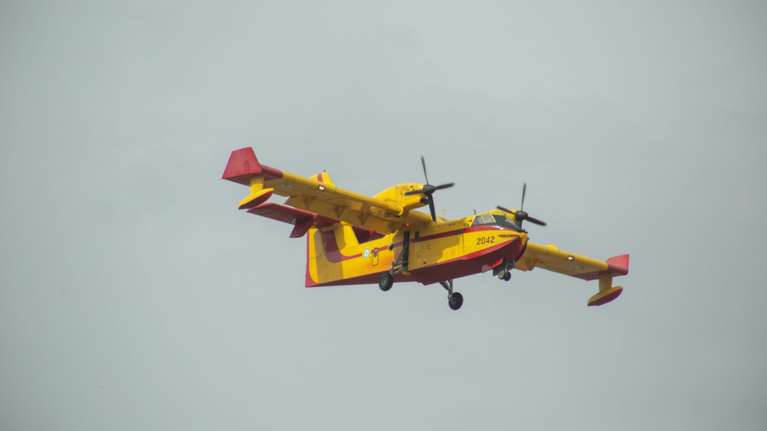 Ηλεία: Φωτιά σε αγροτοδασική έκταση στη Βαρβάσαινα - Σηκώθηκε και καναντέρ [Βίντεο]