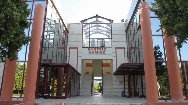 Λαμία: Συγκλονίζει το κορίτσι που κακοποιήθηκε από τον πατέρα του - &quot;Αν θυμηθώ ο μπαμπάς μου θα μείνει στη φυλακή&quot;