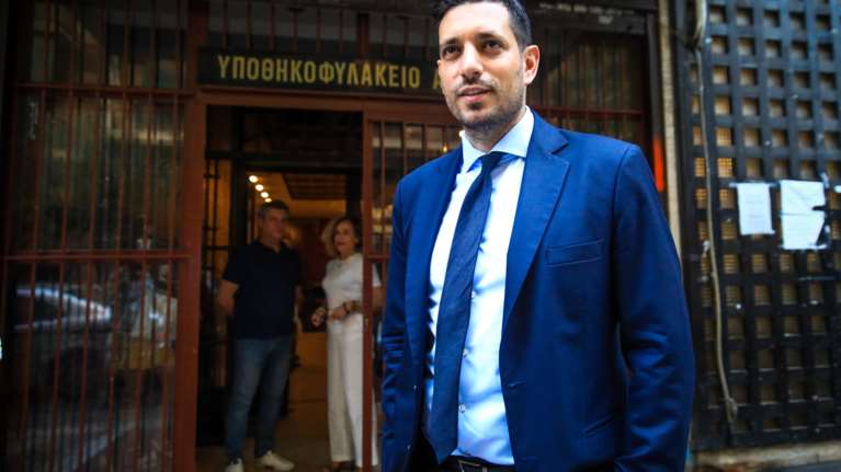 Αγριος καβγάς Κυρανάκη με δημοσιογράφο για τα ομόφυλα ζευγάρια: &quot;Θέλετε να κρυφτείτε&quot; – &quot;Να μην με προσβάλει&quot;