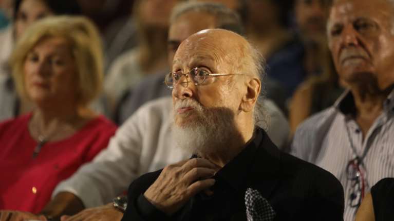 Διονύσης Σαββόπουλος: Η ανακοίνωση της οικογένειας για τον θάνατό του - Τις επόμενες ώρες οι λεπτομέρειες για τον αποχαιρετισμό του