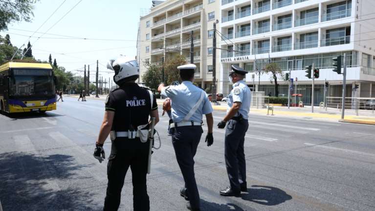 Κορονοϊός: Βροχή τα πρόστιμα  για τα μέτρα προστασίας, 43.816 έλεγχοι της αστυνομίας