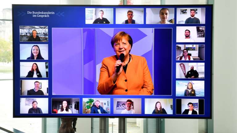 Κορονοϊός: Ψυχρολουσία από Μέρκελ - Δεν μπορώ να υποσχεθώ  ότι η εστίαση θα ανοίξει την 1η Δεκεμβρίου