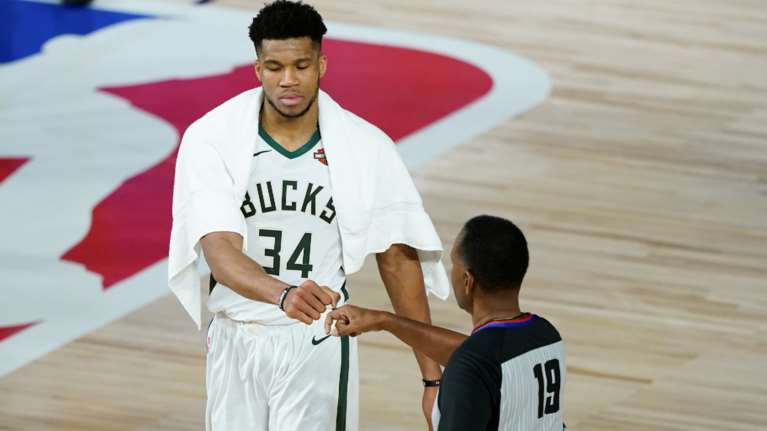 Συγχαρητήρια Τσίπρα και Ελενας Ακρίτα στους Μιλγουόκι Μπακς- Είμαστε υπερήφανοι για τον Γιάννη και τον Θανάση