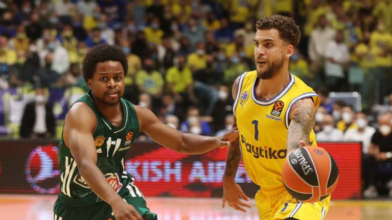 Μακάμπι-Παναθηναϊκός 77-73: Επική αντεπίθεση για να πάρει τη νίκη, αλλά…