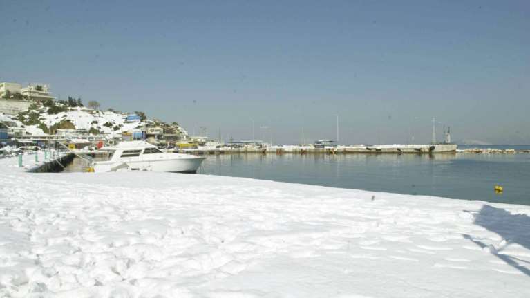 Κακοκαιρία &quot;Ελπίς&quot;: Κανονικά τα δρομολόγια από Πειραιά και Λαύριο - Aπαγόρευση απόπλου από Ραφήνα