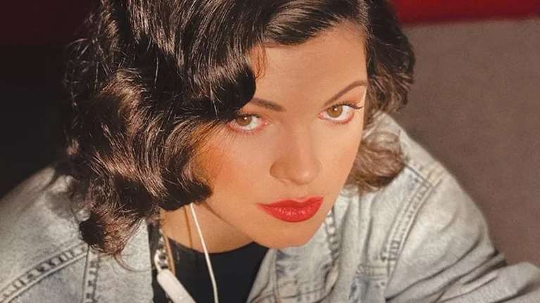 Τζένη Καζάκου:  Δείτε τη παρανυφάκι στον γάμο του πατέρα της, Κωνσταντίνου Καζάκου, σε ηλικία 9 ετών