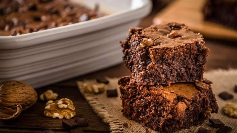 Μπράουνις με βρώμη έτοιμα σε 15 λεπτά – Η φανταστική συνταγή χωρίς ζάχαρη