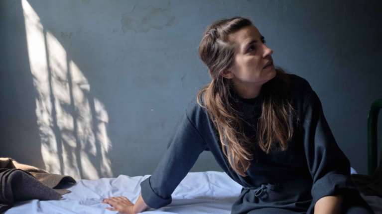 Αγριες Μέλισσες: Ο Λάμπρος δίνει αγώνα για να σώσει την Ελένη από τον Βόσκαρη