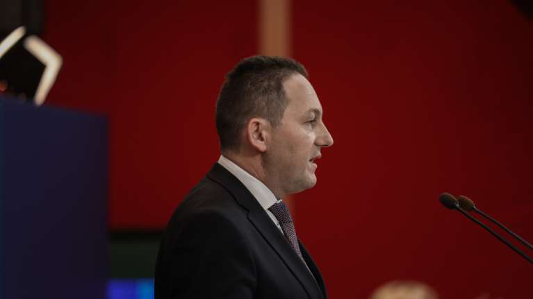 Πέτσας: Ο Κυριάκος Μητσοτάκης χρησιμοποίησε ελικόπτερο μόνο για την Επίδαυρο