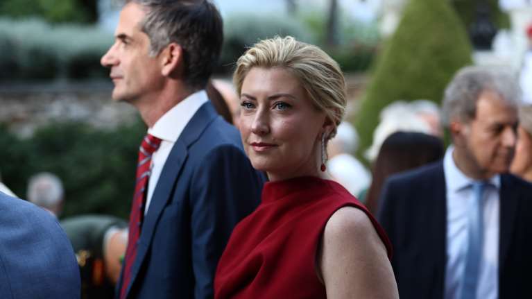 Στο εσωτερικό του σπιτιού του Κώστα Μπακογιάννη και της Σίας Κοσιώνη με αφορμή μία ξεχωριστή ημέρα