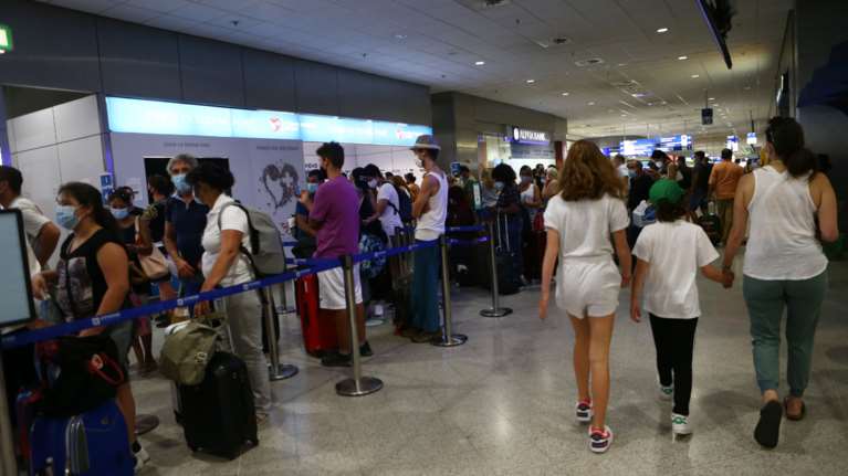 Μεταλλάξεις: Τα τέσσερα πιο συχνά στελέχη -Επιθετική η Δέλτα με 707 κρούσματα - Οι περιοχές που &quot;τρέχουν&quot; οι παραλλάξεις