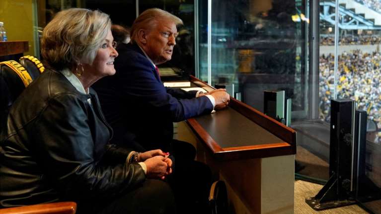 Ο Τραμπ έχει "την προσωπικότητα αλκοολικού" -  Αναταραχή από τις δηλώσεις της προσωπάρχη του