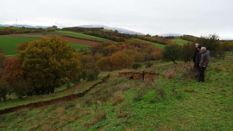 Ο σεισμός μεγάλωσε την απόσταση Τρίκαλα - Λάρισα κατά… 40 εκατοστά