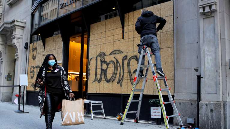 Κορονοϊός: Οι περισσότερες γυναίκες στη χώρα είναι επιφυλακτικές απέναντι στο εμβόλιο