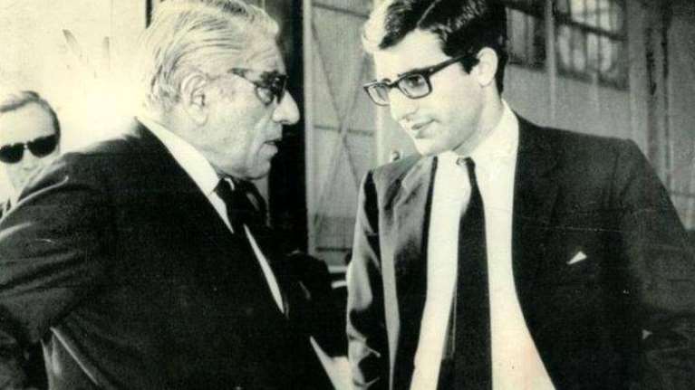 Πάσχα στον Σκορπιό: Αριστοτέλης και Αλέξανδρος Ωνάσης δίπλα στη σούβλα - Σπάνιες φωτό άλλης εποχής