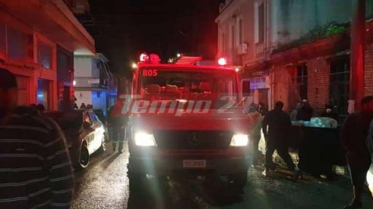 Πανικός στην Πάτρα για πολυκατοικοία που έπιασε φωτιά - Εκκενώθηκε προληπτικά