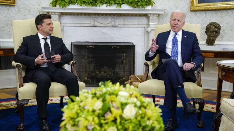 Νέα επικοινωνία  Μπάιντεν - Ζελένσκι: Οι εξελίξεις στον πόλεμο και η κατάσταση στη Ζαπορίζια στην ατζέντα