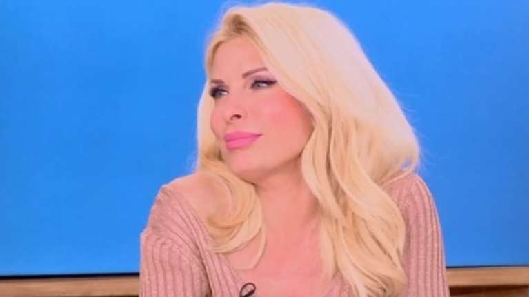 Το τηλεφώνημα της Λάουρας Λάτσιου στην Ελένη Μενεγάκη: &quot;Το παιδάκι μου που δεν είναι κοντά μου...&quot;