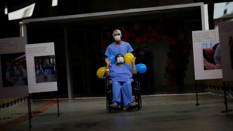 Κορονοϊός - Οξφόρδη: Επιμένουν για μήνες τα συμπτώματα στους ασθενείς - Πότε αρχίζει η &quot;μακράς διάρκειας COVID&quot;