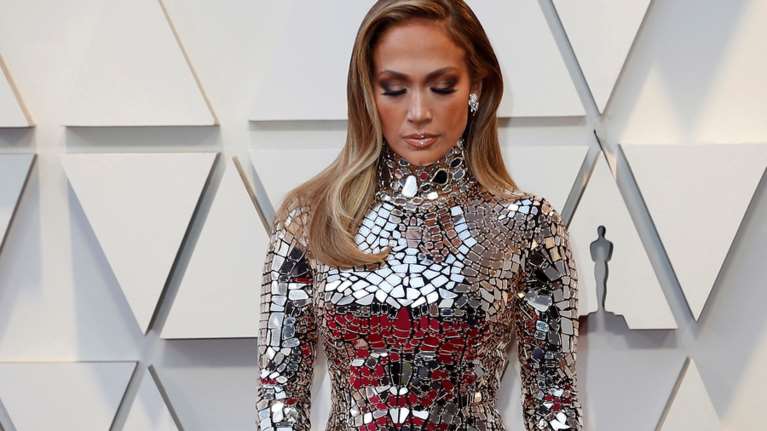 Η Τζένιφερ Λόπεζ καλωσορίζει το καλοκαίρι με ένα αποκαλυπτικό στιγμιότυπο