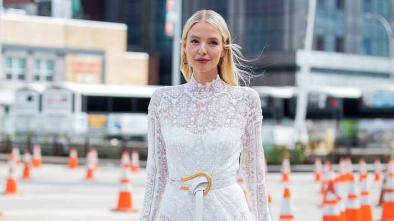 5 διαχρονικά κομμάτια σε λευκό χρώμα που χρειάζεσαι σίγουρα την άνοιξη και το καλοκαίρι