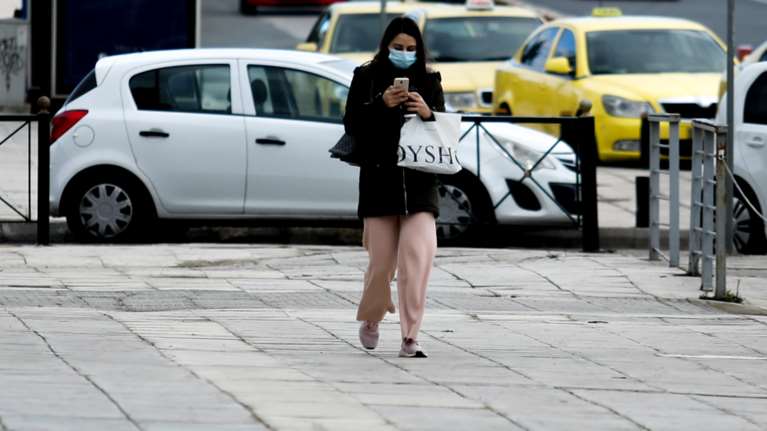 Αγορές με click away και με click in shop: Πώς θα γίνoνται οι μετακινήσεις, ποιο sms θα στέλνουμε