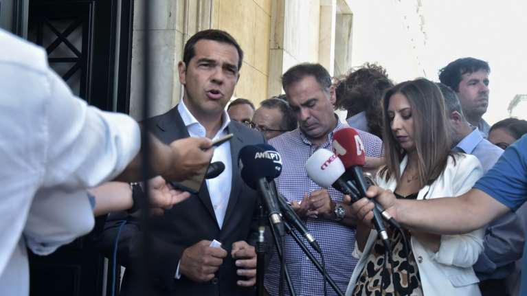 Τσίπρας σε Μητσοτάκη: Οφείλετε να αποτρέψετε το Oruc Reis να επιχειρήσει εντός της ελληνικής ΑΟΖ