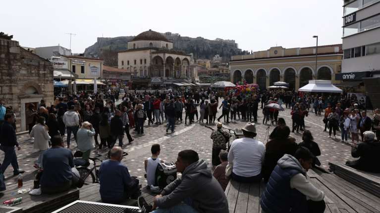 ΕΟΔΥ: Αυξάνονται οι εισαγωγές από κορονοϊό, 141 οι θάνατοι - Θερίζει η γρίπη, έξι νεκροί