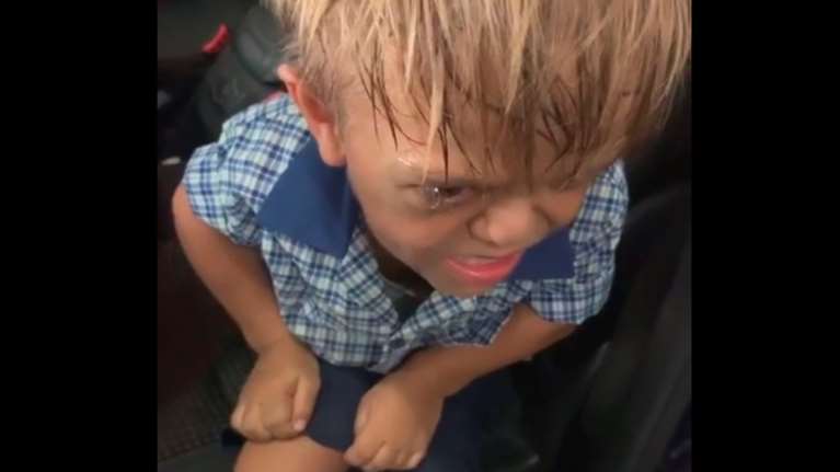 Συγκλονίζει ο 9χρονος - θύμα bullying που πάσχει από νανισμό: Θέλω να πεθάνω