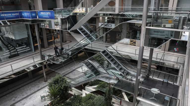 Ερευνα ΣΕΒ: Αυτό είναι το μέλλον του λιανικού εμπορίου - Online, έξυπνα καταστήματα και διασυνδεδεμένη εφοδιαστική αλυσίδα