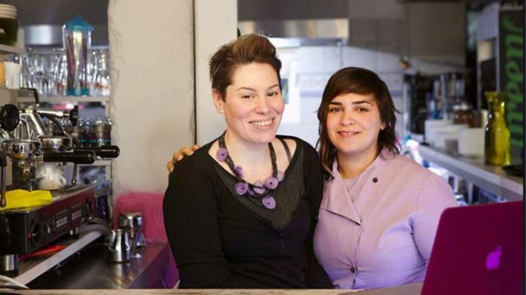 MasterChef 4: Το πάρτι - έκπληξη της Ντέμης στη σύζυγό της [βίντεο]