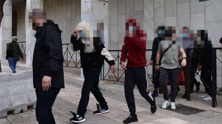 Λυγγερίδης: Ελεύθερος μετά την απολογία του ο αδελφός του 18χρονου που έχει προφυλακιστεί για τη δολοφονία Λυγγερίδη