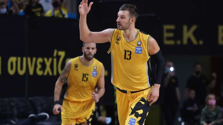 Θρήνος στο ελληνικό μπάσκετ: Πέθανε σε ηλικία 32 ετών ο άσος της ΑΕΚ Στέφαν Γέλοβατς