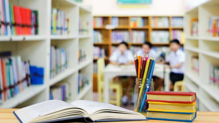 &quot;Αυτοί που αγάπησαν την Ελλάδα&quot;: Διαγωνισμός συγγραφής και εικονογράφησης παιδικού βιβλίου