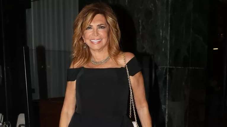 Η Μιμή Ντενίση με το nail trend που υιοθετούν τώρα όλες οι fashionistas του Instagram