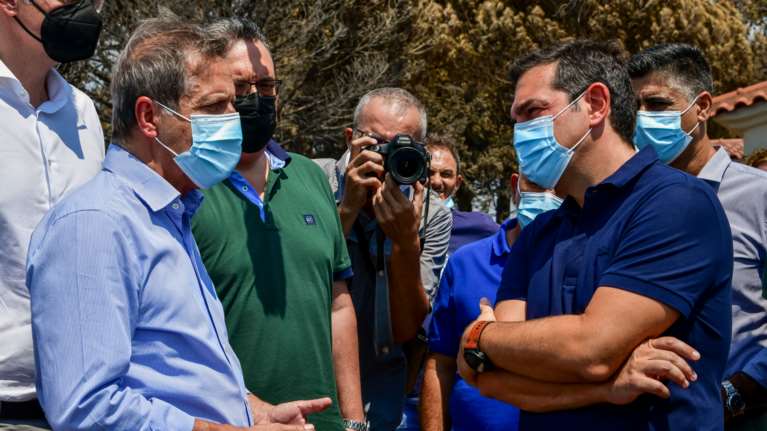 News Analysis: Γιατί ο ΣΥΡΙΖΑ επέλεξε χαμηλούς τόνους για τις πυρκαγιές- Οι οδηγίες Τσίπρα προς έξαλλους συντρόφους