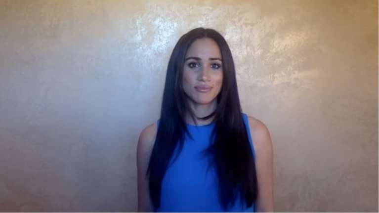 &quot;Ποκαχόντας&quot; η Μέγκαν στη νέα της εμφάνιση: Τα υπερβολικά μακριά μαλλιά και η εμφανής μεταμόρφωσή της [Εικόνες]