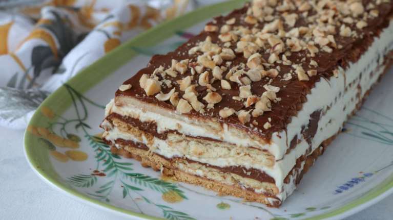 Συνταγή για λαχταριστό κορμό μπισκότο-σοκολάτα - Πανεύκολος και απολαυστικός
