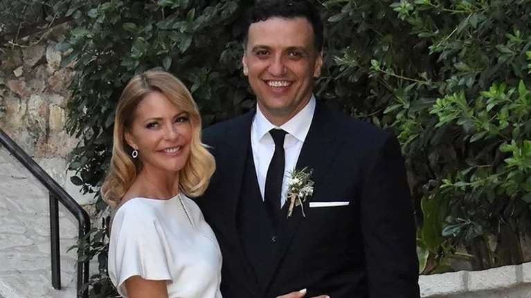 Διάσημες νύφες άνω των 40: 5 Ελληνίδες celebrities που εντυπωσίασαν με τα bridal beauty looks τους