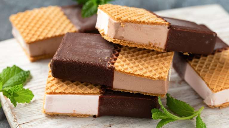 Το πιο εύκολο παγωτό-σάντουιτς χωρίς ζάχαρη