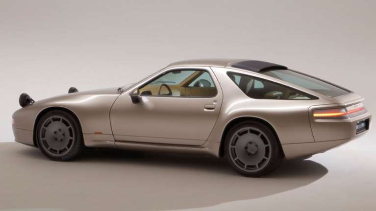 Ναι, αυτή είναι μια restomod Porsche 928 με 400 ίππους