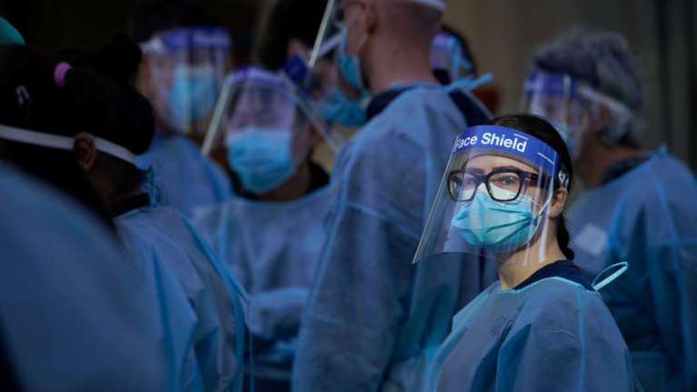 Κορονοϊός: Τα πέντε αναπάντητα ερωτήματα που παραμένουν - Μελέτη του ΕΚΠΑ