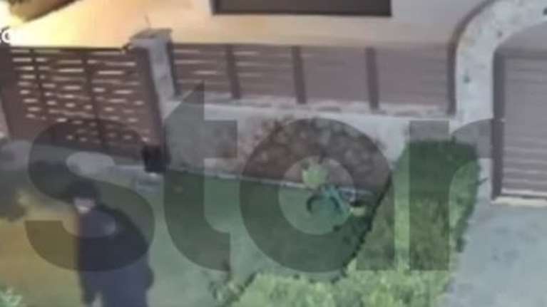 Πανικός στην Κόρινθο από άνδρα που μπαίνει σε σπίτια, τρώει, πίνει καφέ, κάνει μπάνιο και φεύγει