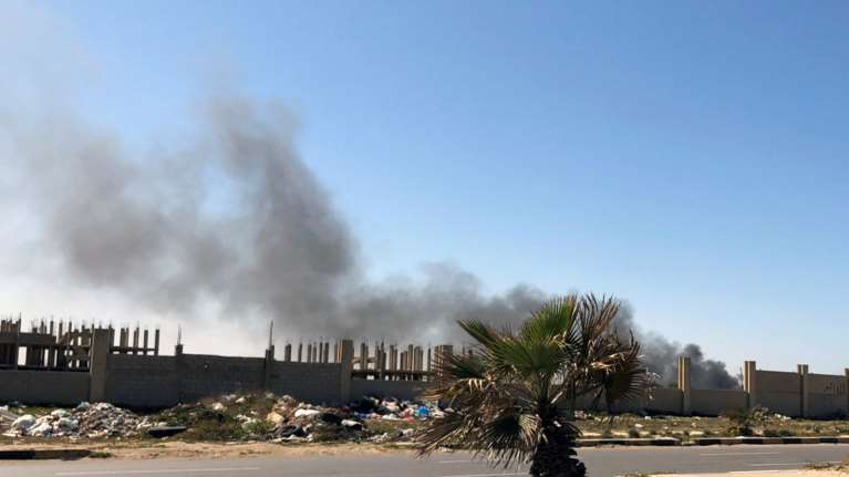 &quot;Βροχή&quot; από ρουκέτες στην Τρίπολη και το αεροδρόμιο της - Eκκενώθηκε νοσοκομείο