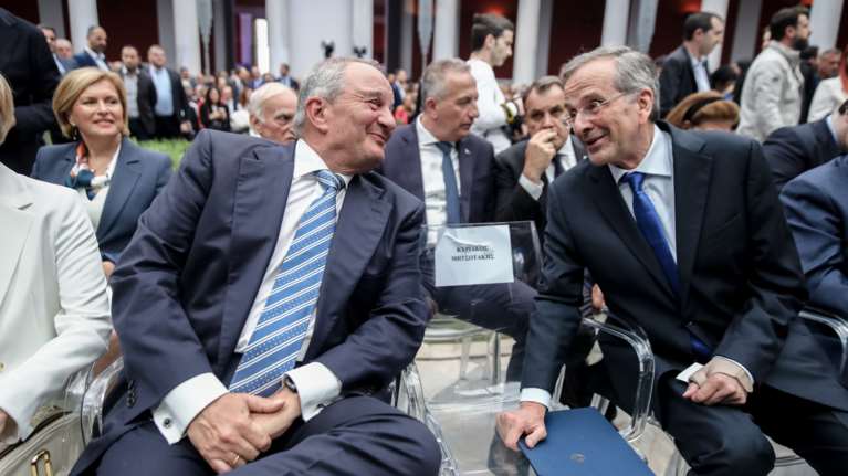 "Δεν υπήρξε καμία προσυνεννόηση"- Τι απαντά το περιβάλλον Καραμανλή στην πρόταση Σαμαρά για τον ΠτΔ