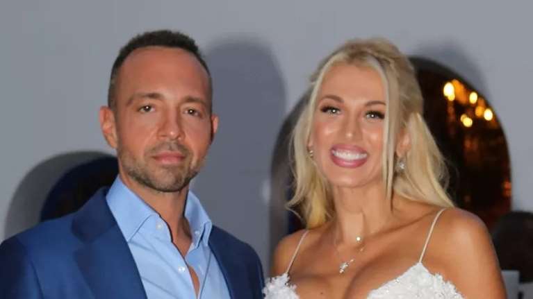 Το τρυφερό φιλί του Βασίλη Σταθοκωστόπουλου στην Κωνσταντίνα Σπυροπούλου