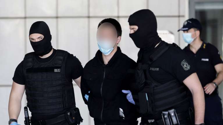 Δίκη για βιασμό 19χρονης στη Ρόδο: Επαθε κρίση πανικού η κοπέλα - Αντιφάσεις από τους μάρτυρες υπεράσπισης