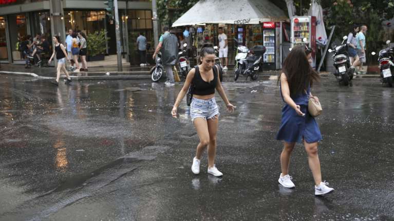 Σάκης Αρναούτογλου: Με τερτίπια ο καιρός τον Δεκαπενταύγουστο - Μέχρι  και καταιγίδες το τριήμερο